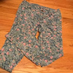 Super cute vintage flower print Ralph Lauren jean